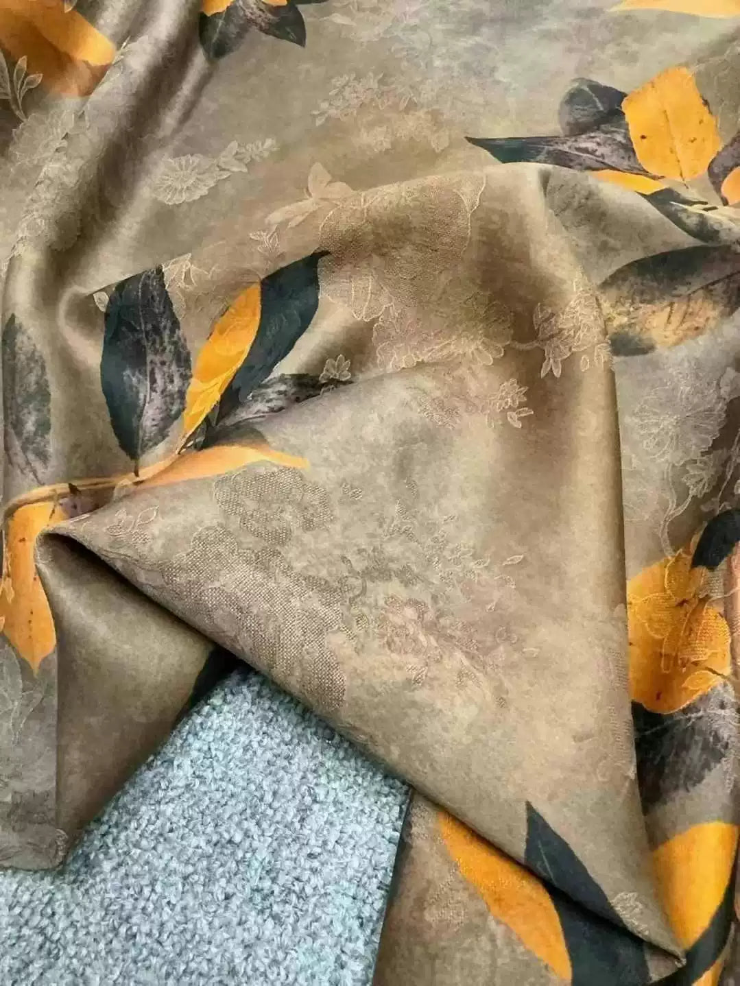 YYZHIQ - Handmade 25 Momme HUALUO Jacquard Mud Silk Fabric (Openwork texture) - 114cm by the Yard