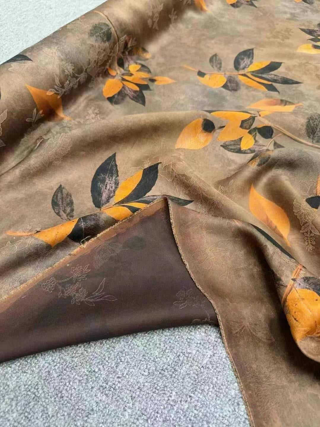 YYZHIQ - Handmade 25 Momme HUALUO Jacquard Mud Silk Fabric (Openwork texture) - 114cm by the Yard