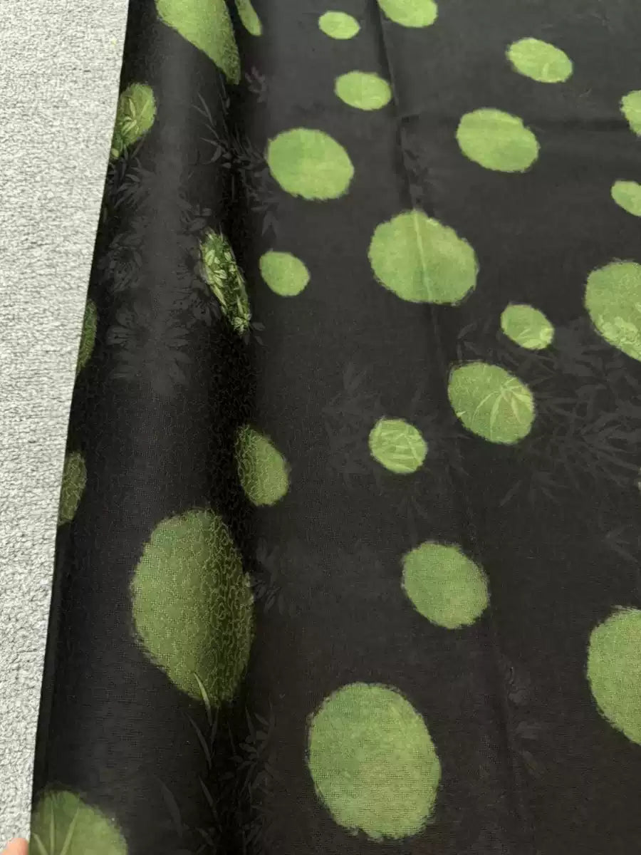 GUOFLV- Handmade 25 Momme Jacquard Mud Silk Fabric (Openwork texture) - 114cm by the Yard