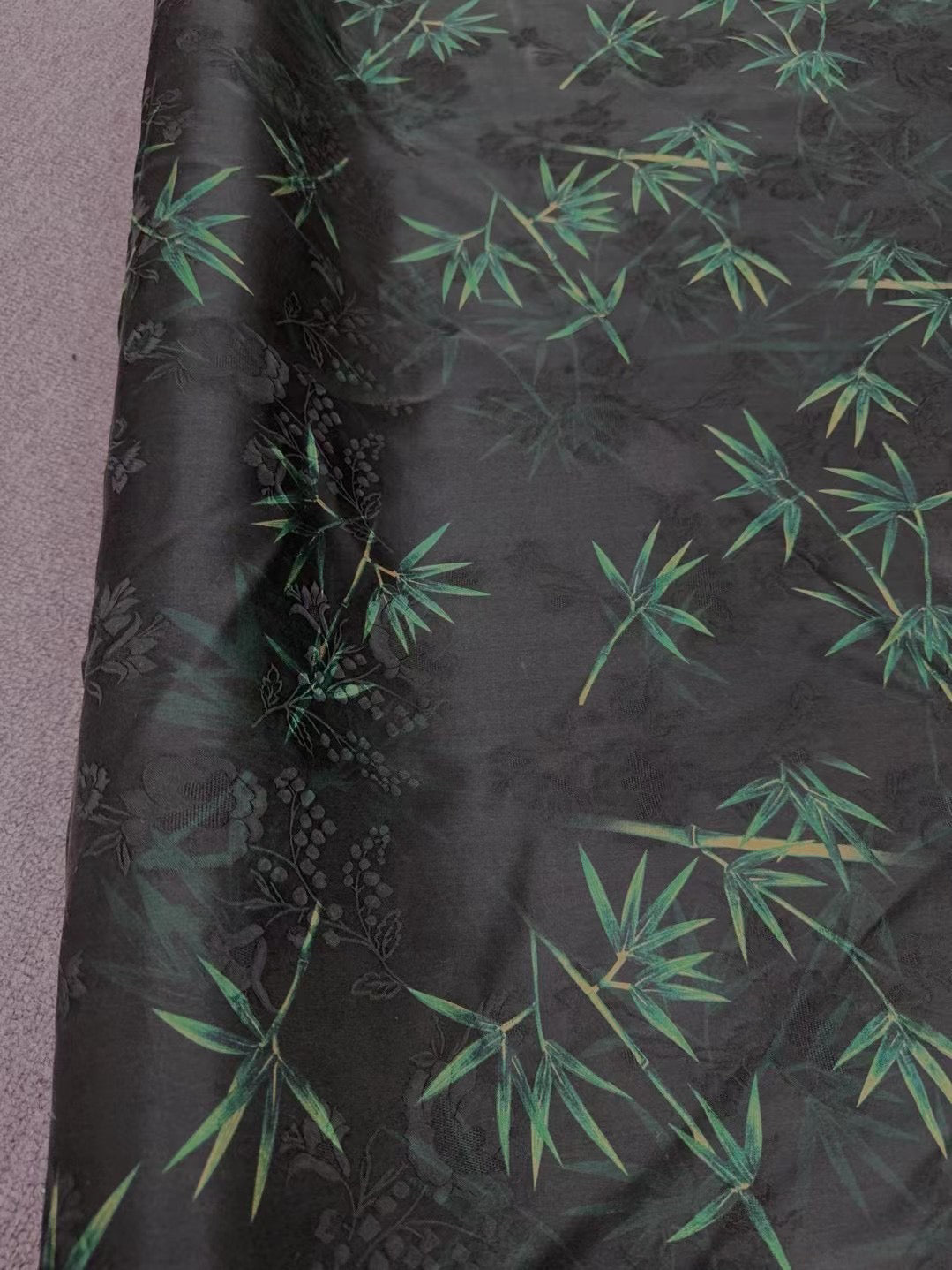 ZULIHU - Handmade 23 Momme HUALUO Jacquard Mud Silk Fabric (Openwork texture) - 140cm by the Yard