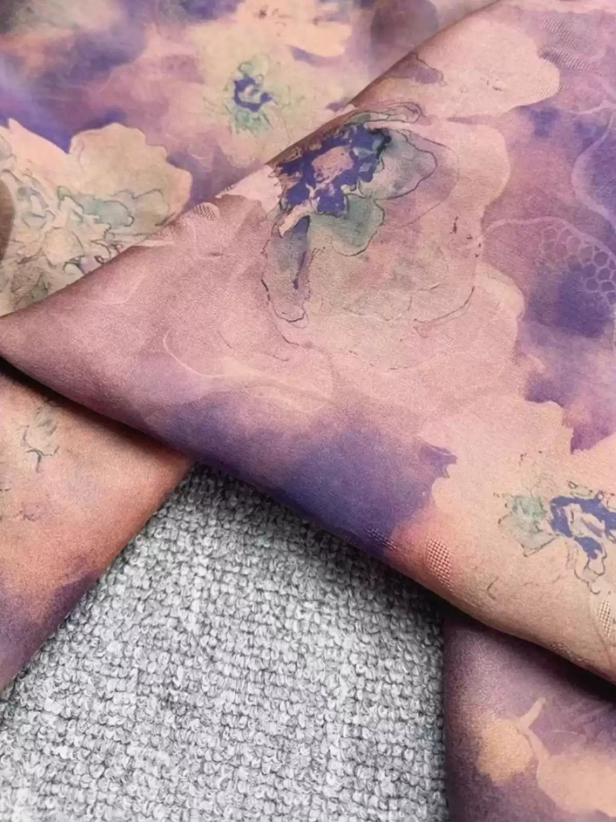 YUNRSX - Handmade 25 Momme HUALUO Jacquard Mud Silk Fabric (Openwork texture) - 114cm by the Yard