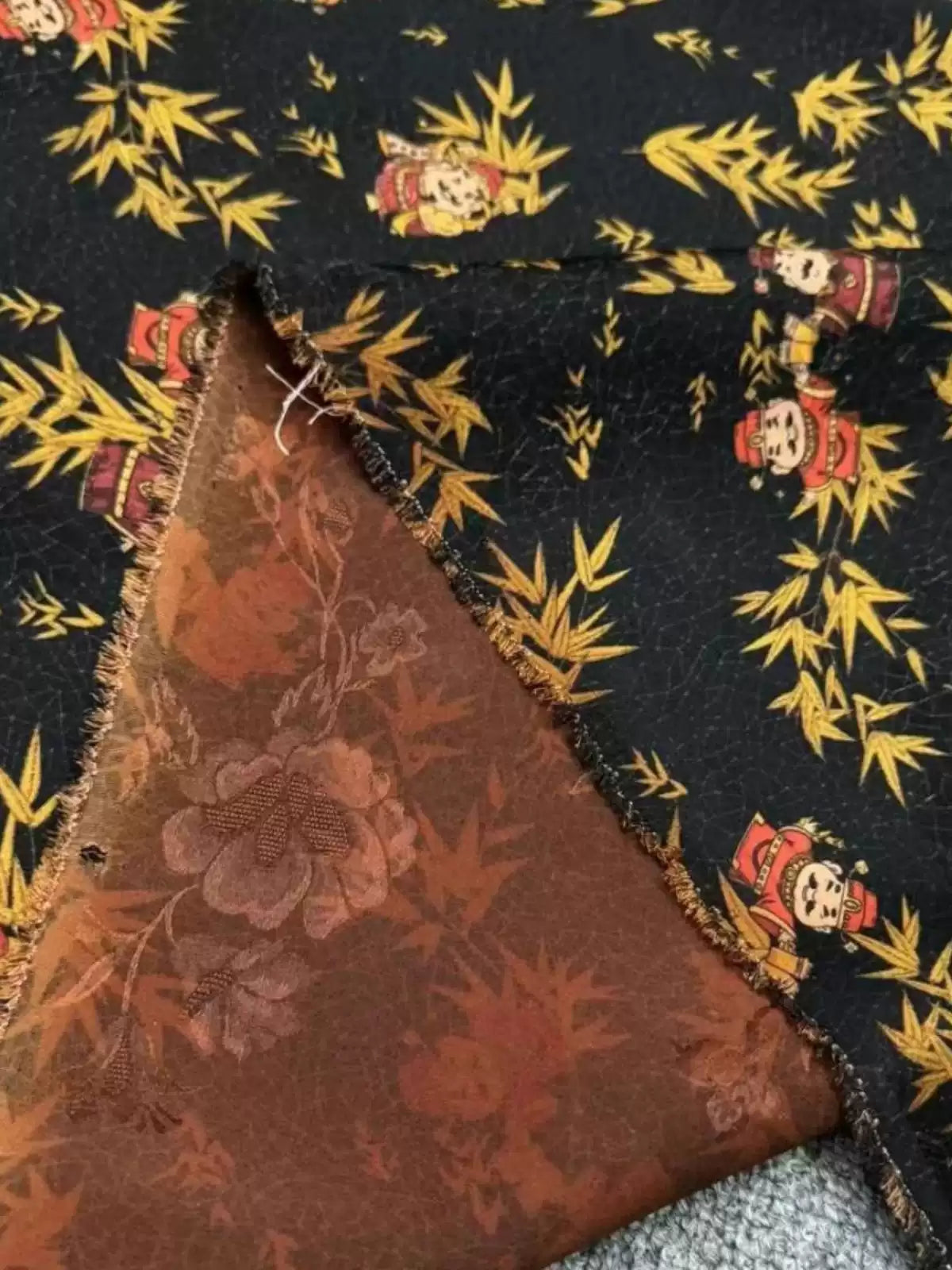 CAISEN - Handmade 25 Momme HUALUO Jacquard Mud Silk Fabric (Openwork texture) - 114cm by the Yard