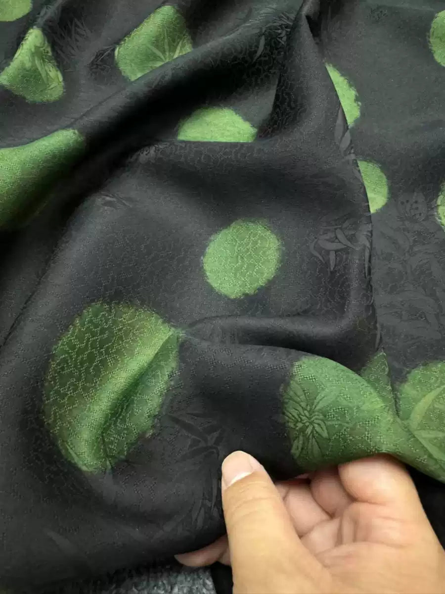 GUOFLV- Handmade 25 Momme Jacquard Mud Silk Fabric (Openwork texture) - 114cm by the Yard