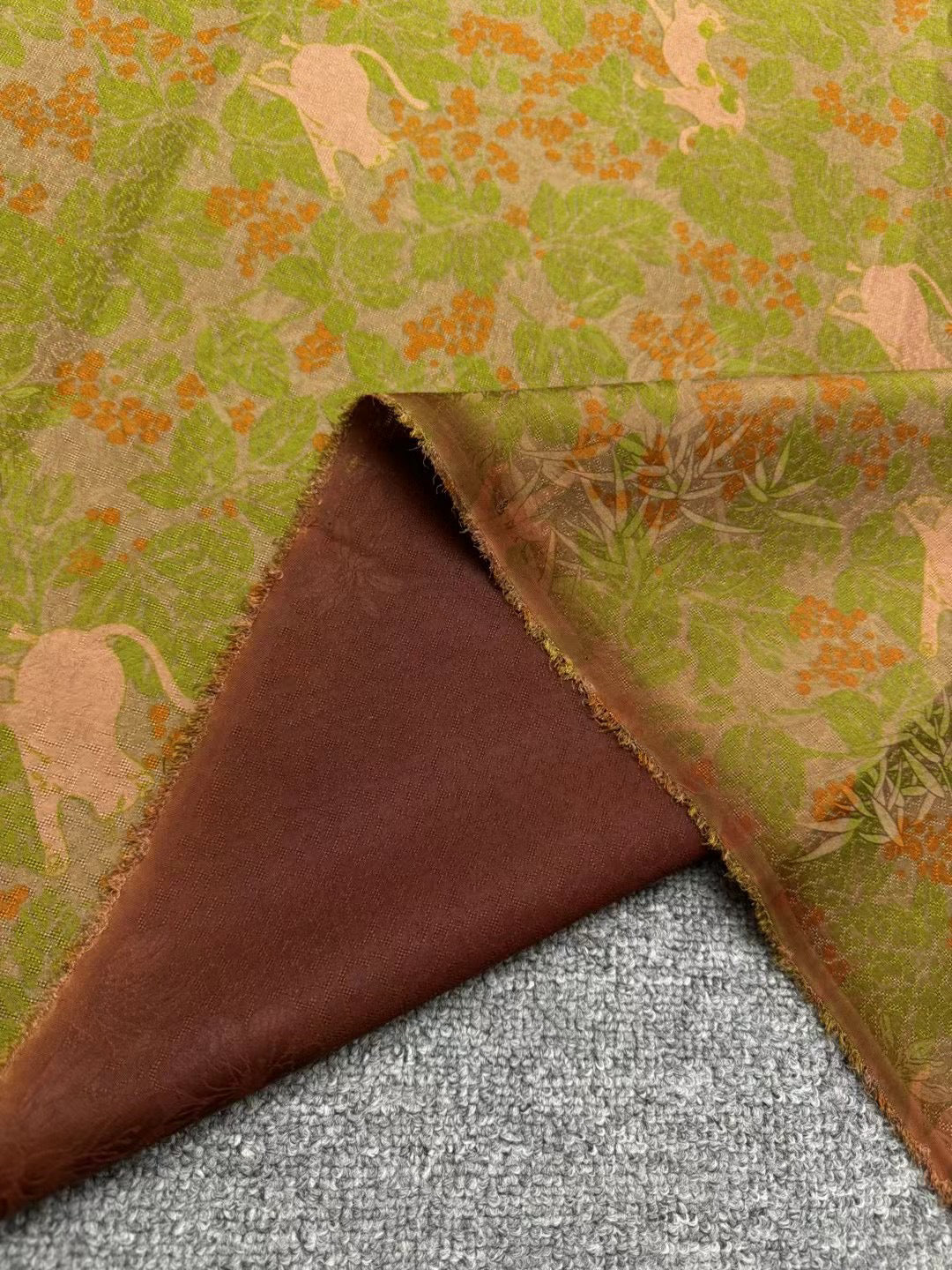 XIAOMR - Handmade 25 Momme HUALUO Jacquard Mud Silk Fabric (Openwork texture) - 114cm by the Yard