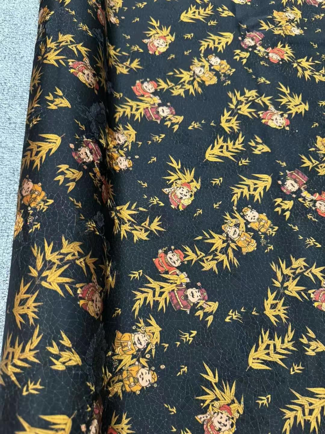 CAISEN - Handmade 25 Momme HUALUO Jacquard Mud Silk Fabric (Openwork texture) - 114cm by the Yard