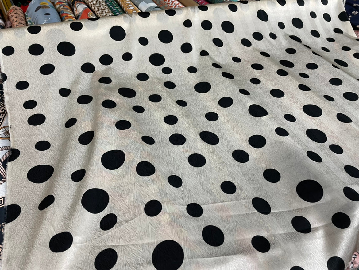 DAXIAOY - 19 Momme Retro Style Hepburn Storm Point Pattern Digital Print Stretch Silk Satin Fabric - 108cm wide by the Yard