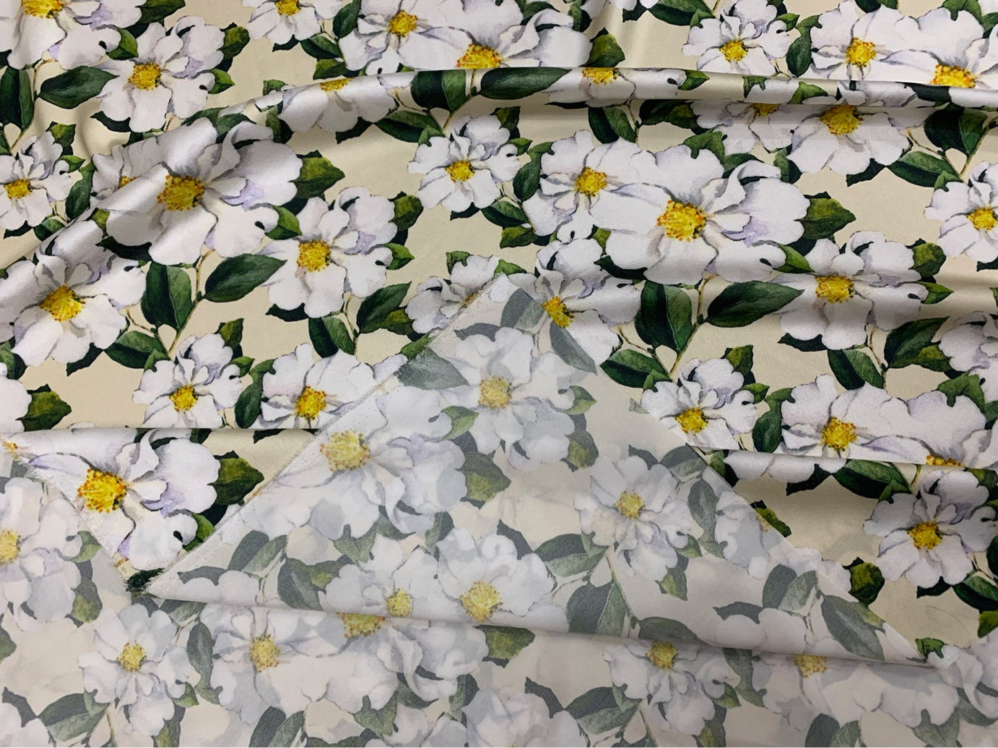 FUGSUI - 19 Momme Light Luxury Retro fFloral Pattern Digital Print Stretch Silk Satin Fabric - 140cm wide by the Yard