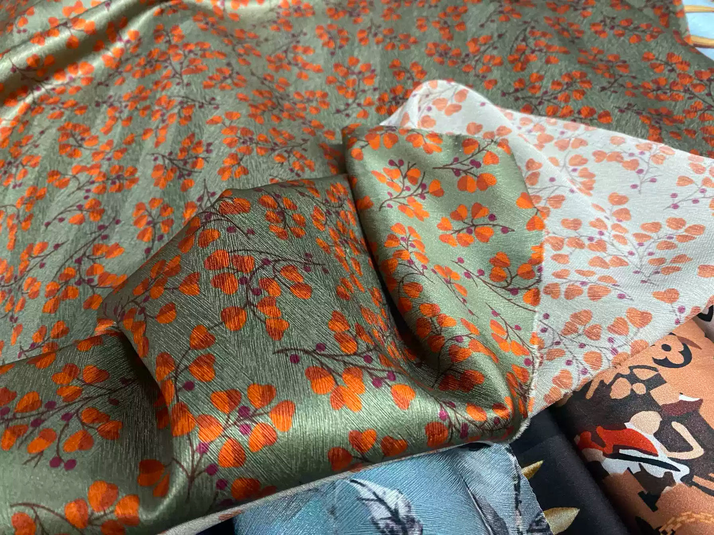 JUSEYE - 22 Momme Orange Leaves Pattern Digital Print Stretch Silk Satin Fabric - 138cm wide by the Yard
