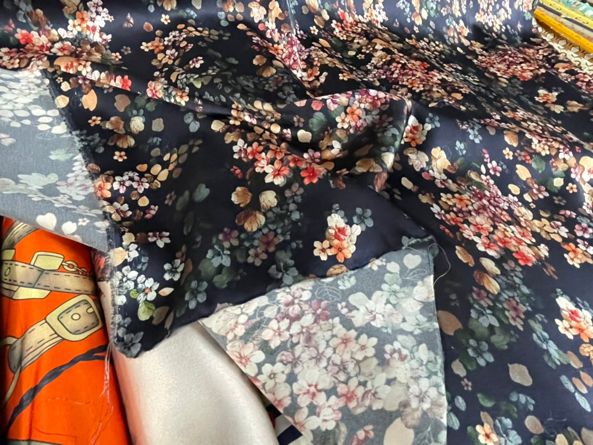 SENZAS - 19 Momme Small Floral Pattern Digital Print Stretch Silk Satin Fabric - 108cm wide by the Yard
