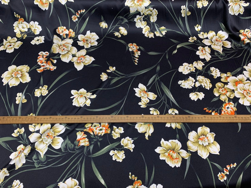 SUIYIN - 19 Momme Elegant Floral Pattern Digital Print Stretch Silk Satin Fabric - 140cm wide by the Yard