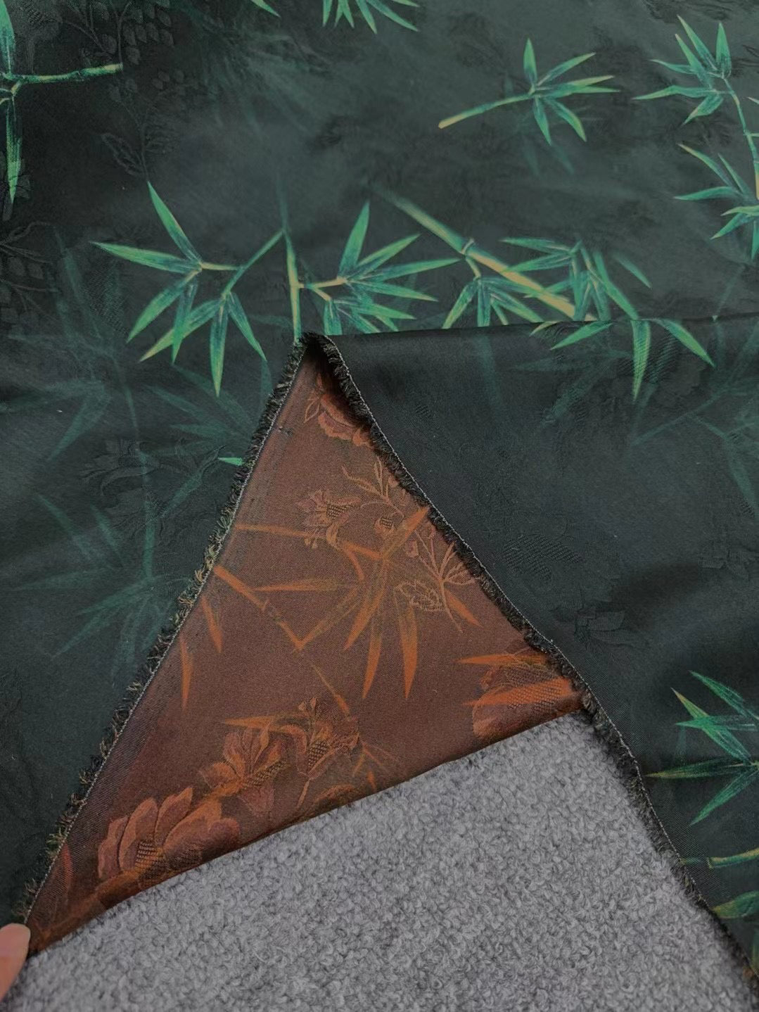 ZULIHU - Handmade 23 Momme HUALUO Jacquard Mud Silk Fabric (Openwork texture) - 140cm by the Yard