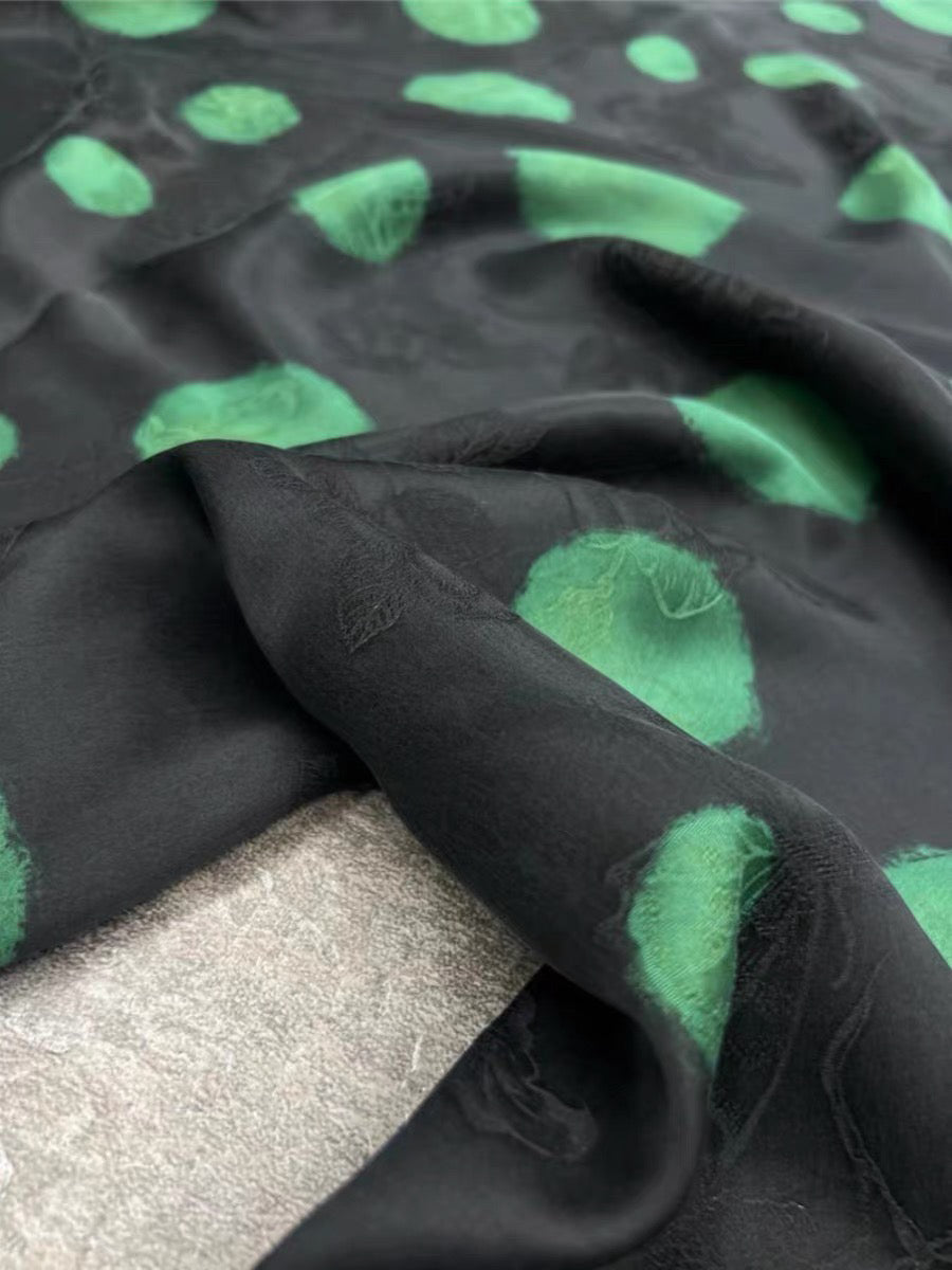 GUOFLV- Handmade 25 Momme Jacquard Mud Silk Fabric (Openwork texture) - 114cm by the Yard