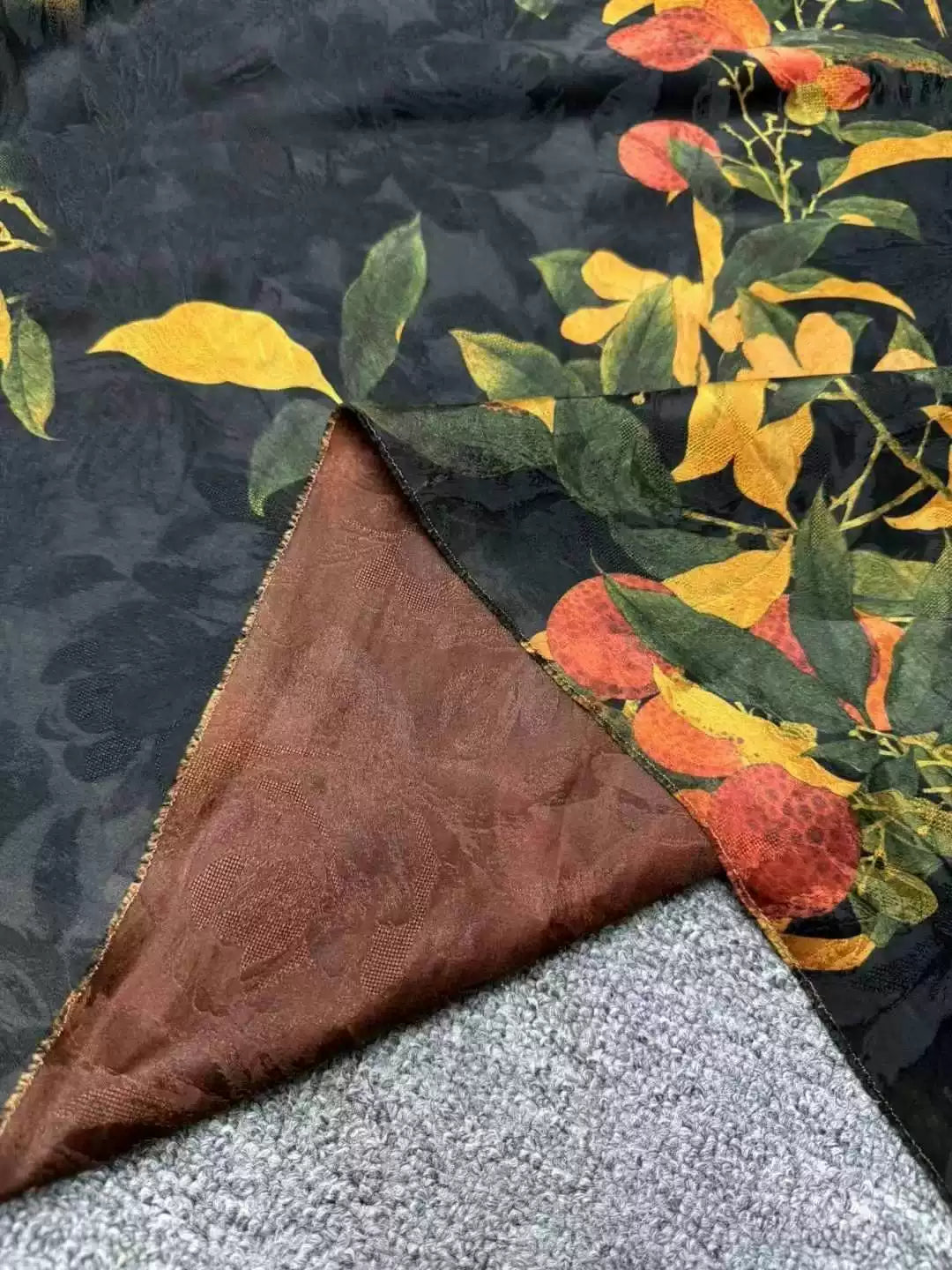 GUIFEI - Handmade 25 Momme HUALUO Jacquard Mud Silk Fabric (Openwork texture) - 114cm by the Yard