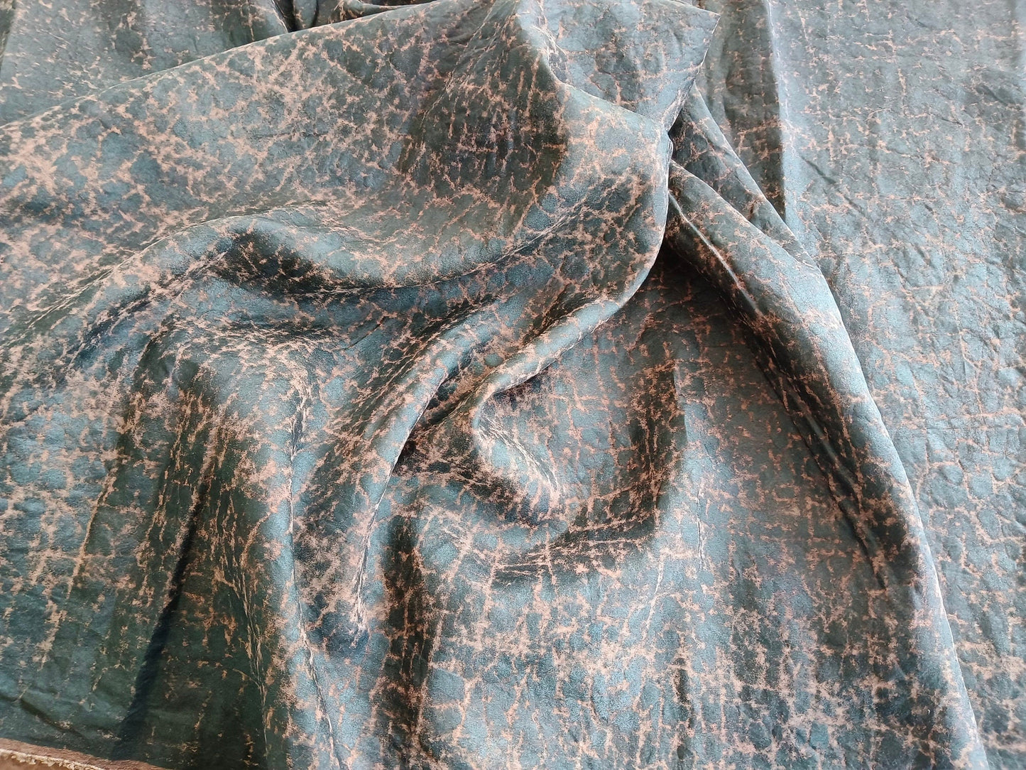 YUANSE - 26 Momme Black Brown Tortoise Crack Handmade Mud Silk Fabric - 110cm wide by the Yard