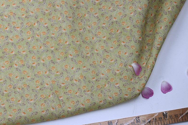 XIAOSUIHUA - Flowers Print Ramie Fabric - 140cm wide by the Yard