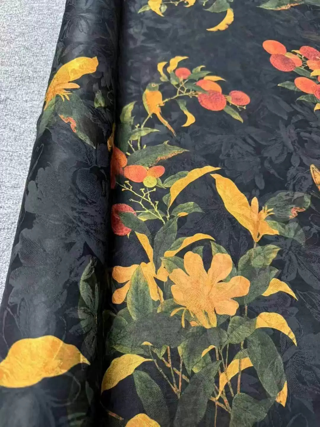 GUIFEI - Handmade 25 Momme HUALUO Jacquard Mud Silk Fabric (Openwork texture) - 114cm by the Yard