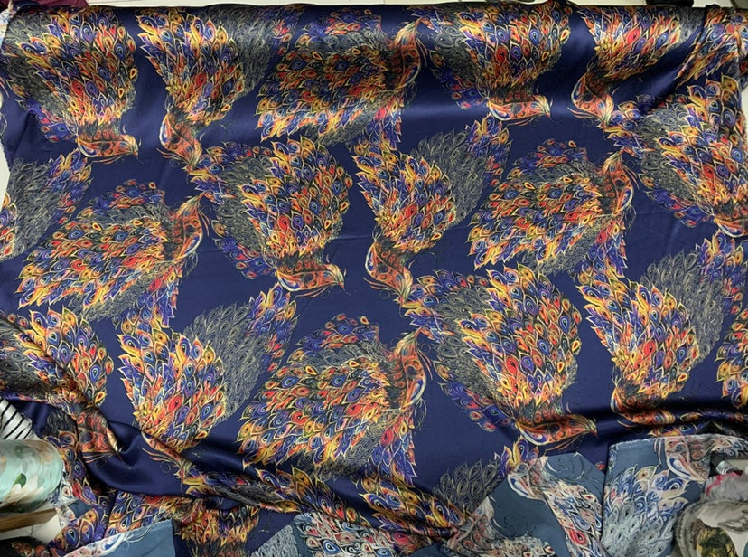 FUGUKQ - 19 Momme Beautiful Peacock Feathers Pattern Digital Print Stretch Silk Satin Fabric - 140cm wide by the Yard