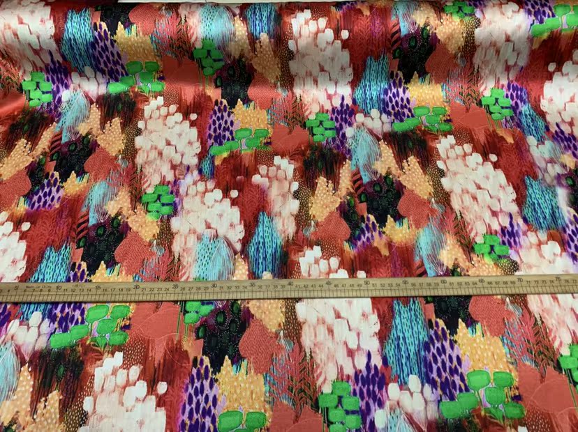 GUZHAI - 19 Momme Retro Style Dazzling Colors Pattern Digital Print Stretch Silk Satin Fabric - 140cm wide by the Yard