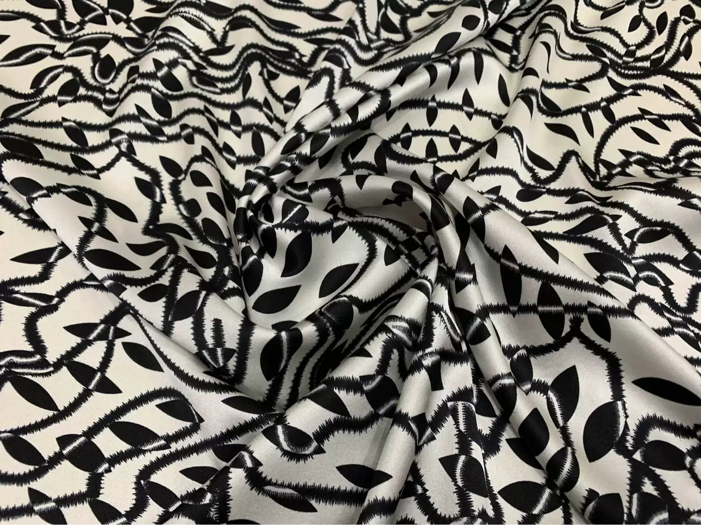 HBATEN - 19 Momme Black and White Rattan Pattern Digital Print Stretch Silk Satin Fabric - 108cm wide by the Yard