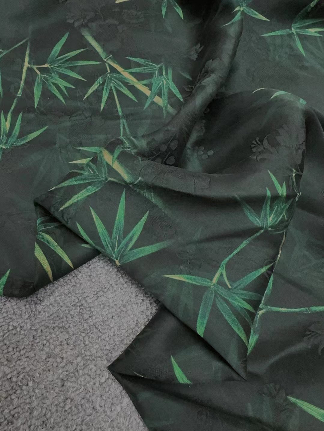 ZULIHU - Handmade 23 Momme HUALUO Jacquard Mud Silk Fabric (Openwork texture) - 140cm by the Yard