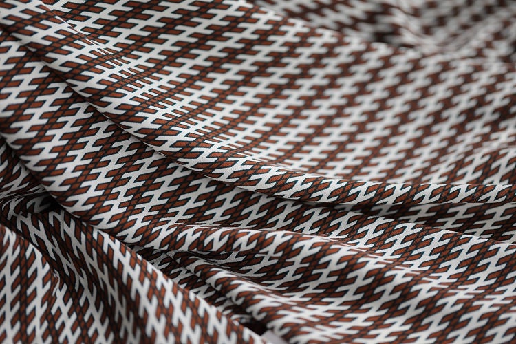 JIHE - 20 momme Geometric Print Silk Crepe de Chine Jianhong Crepe Fabric - 114cm wide by the Yard